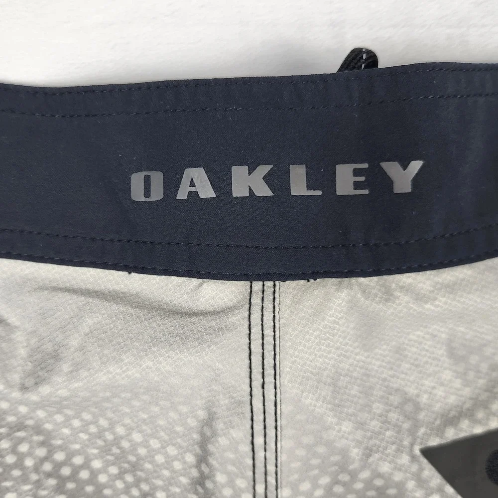 Oakley Board Shorts Mens 33 Gray Black Geometric Swim Trunks‎ Mesh Linerless
